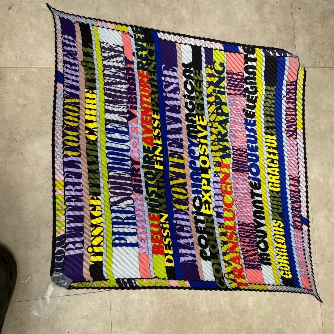 HERMES Mots de Soie シルクの詩 シルク スカーフ 75×75