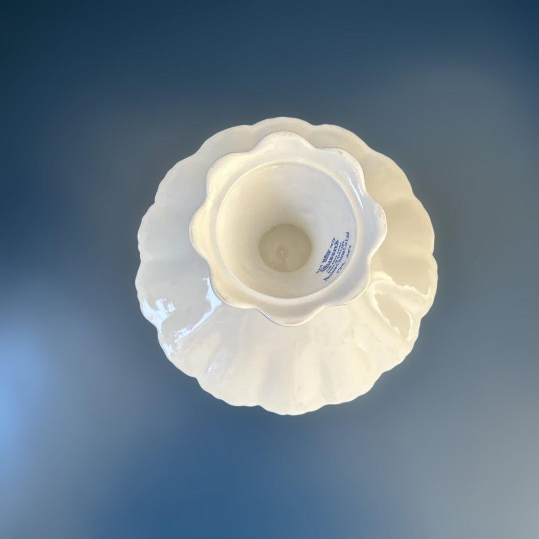 クイーンズ・ロジーナ・チャイナ、イングランド製磁器皿、スタンド付き