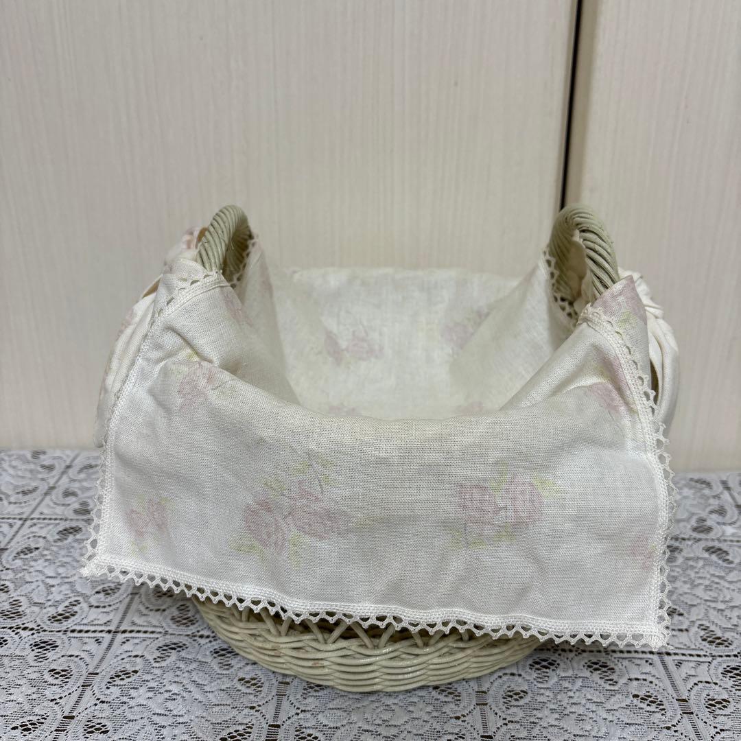 イマン　ホワイトバスケット