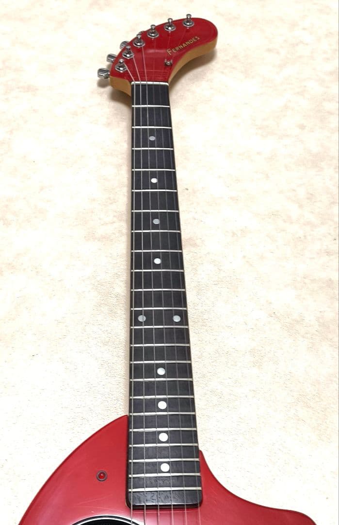 【美品】ZO-3 レッド アンプ内蔵ミニギター ヘッドフォン端子付