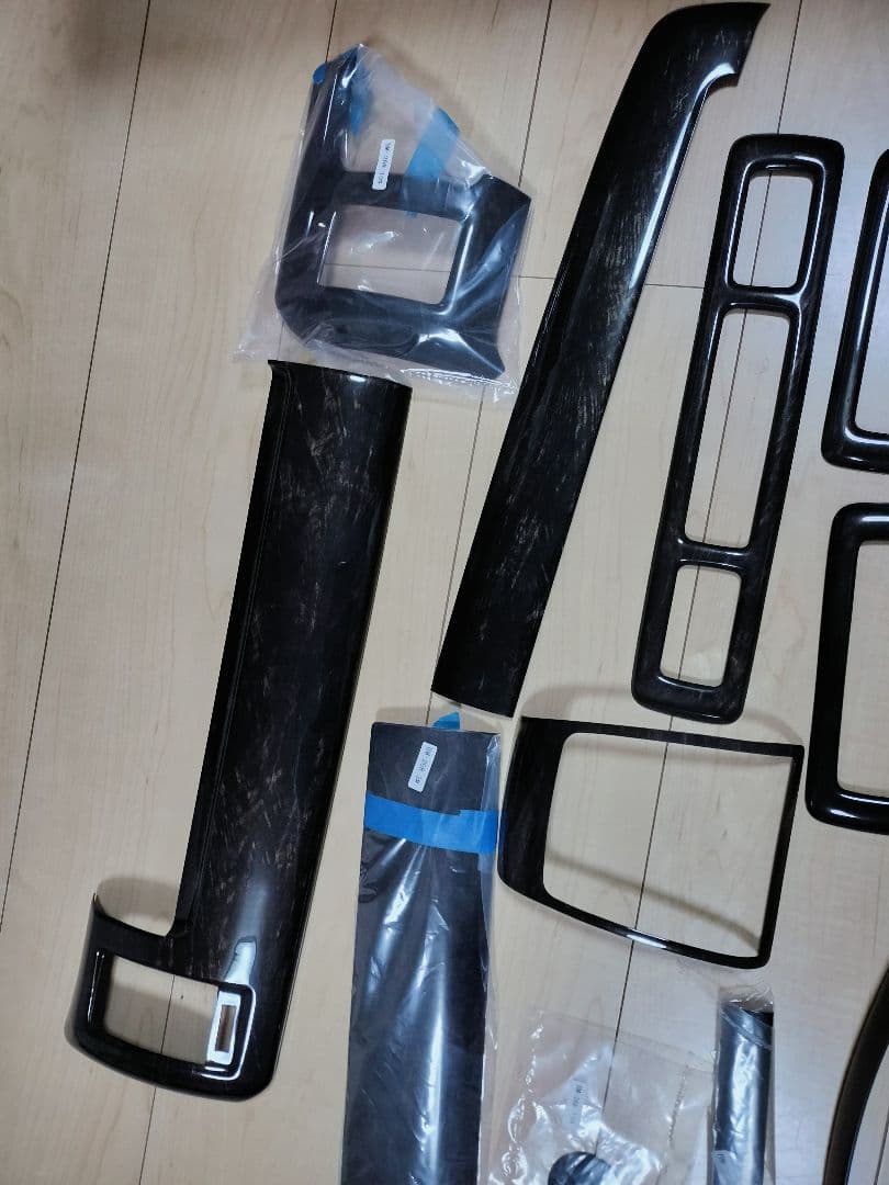 ハイエース200系　スーパーＧＬ ダークプライムII　黒木目パネル　13+5点