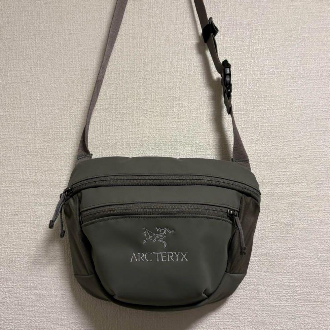 アークテリクス　アロー　ショルダーバッグ