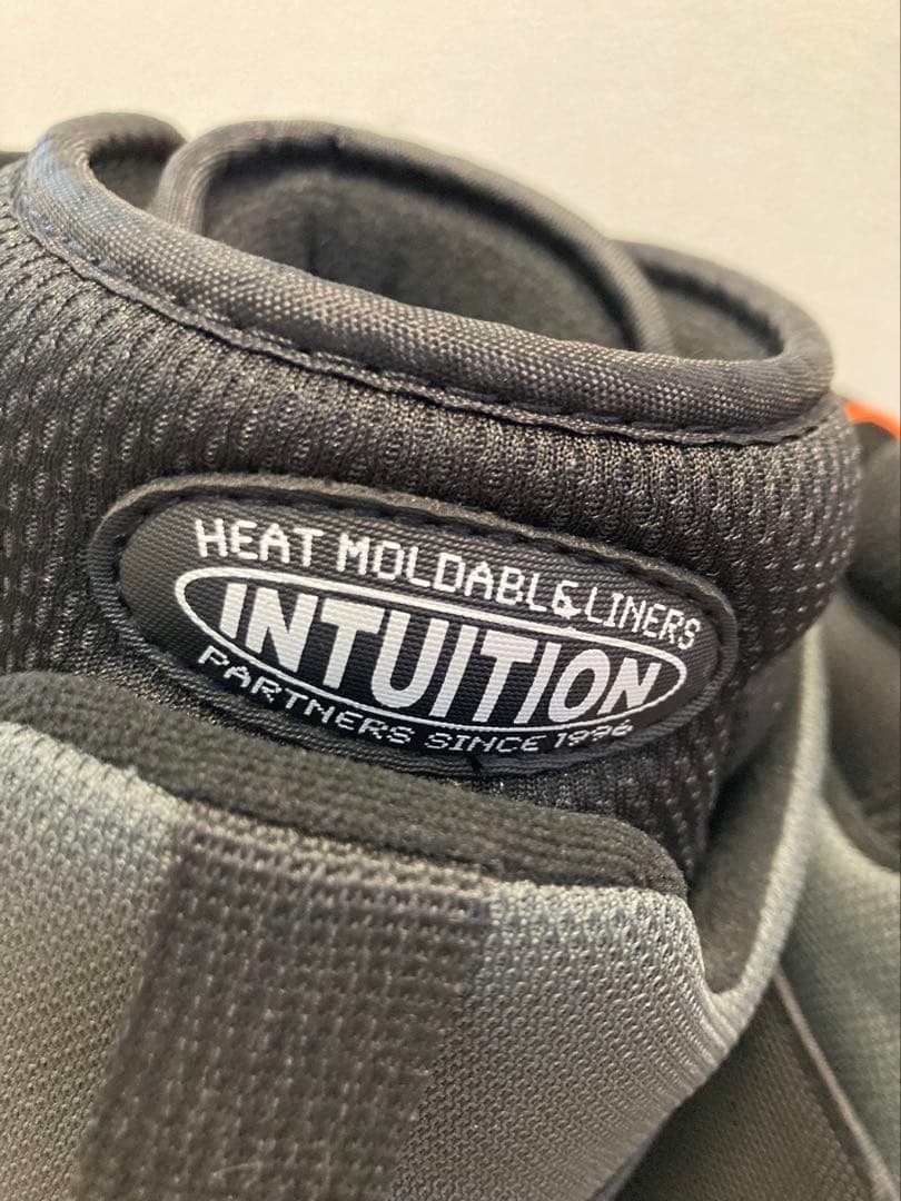 thirtytwoスノーボード ブーツ　26cm 定価30000円前後