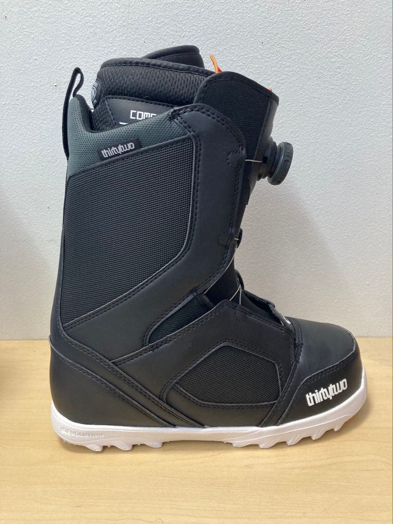 thirtytwoスノーボード ブーツ　26cm 定価30000円前後