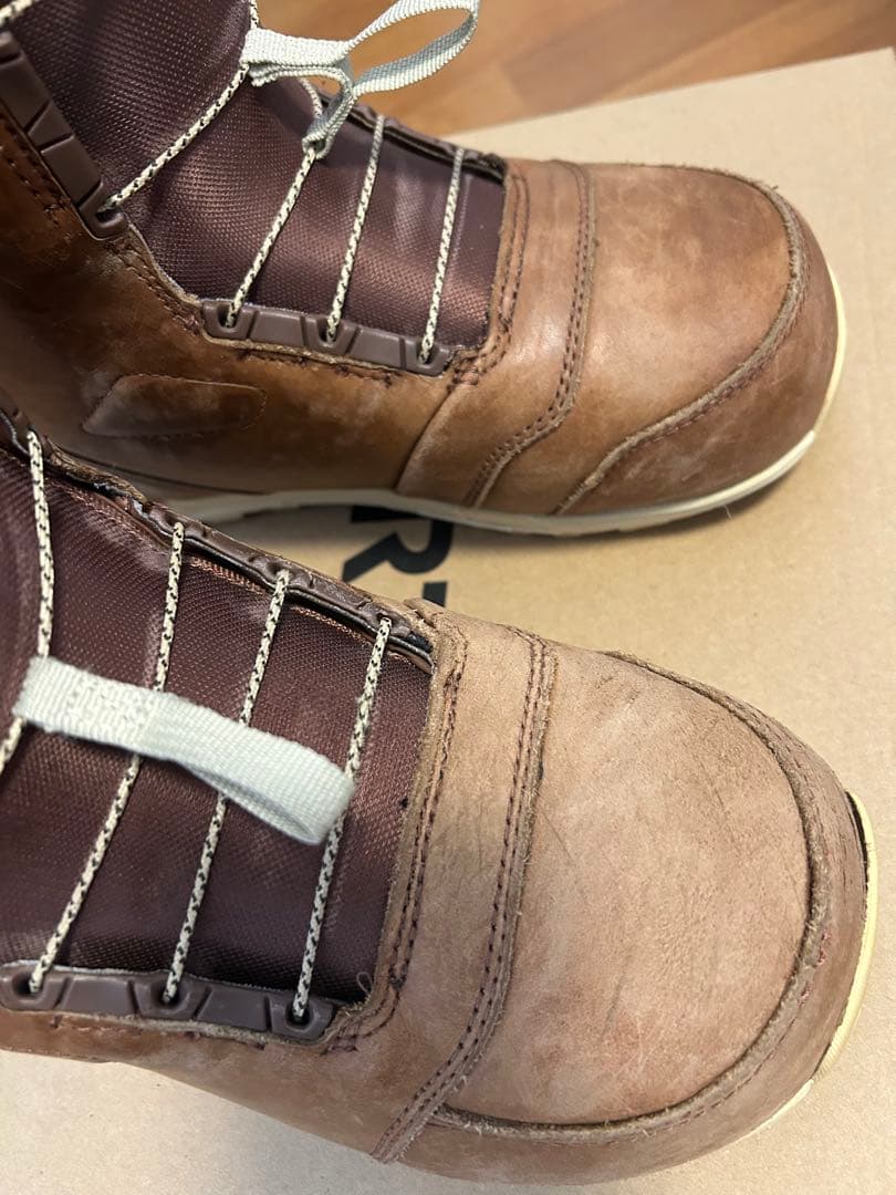 BURTON REDWING 日本正規品　8 コラボ　美品　ION