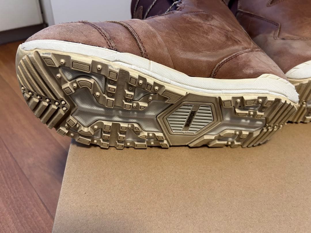 BURTON REDWING 日本正規品　8 コラボ　美品　ION