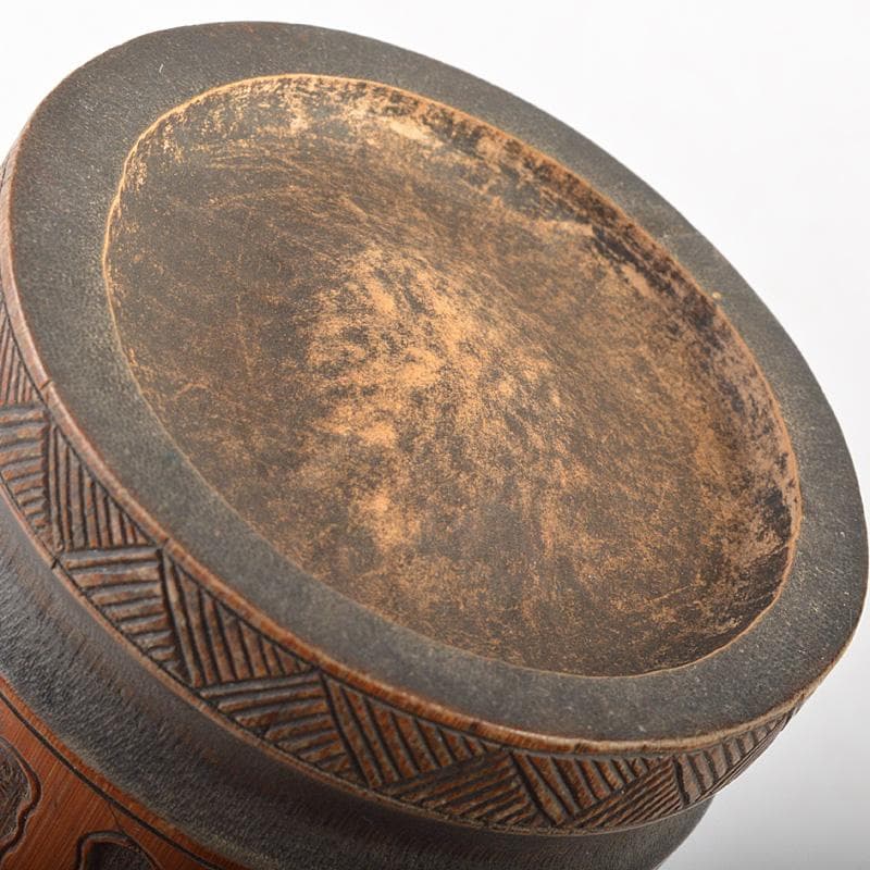 eee 中国　古竹彫刻　神獣桜閣山水文　筆筒　V　R7505