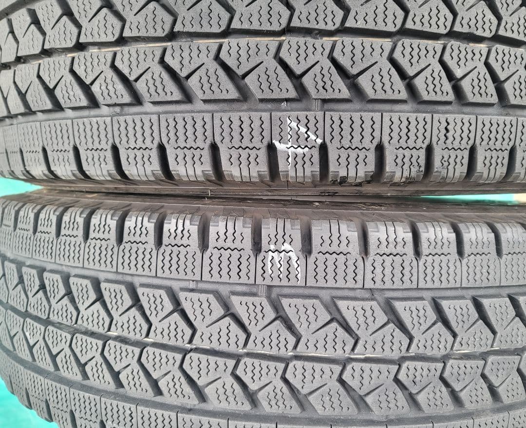 205/70R17.5 115/113L BLIZZAK W979バリ山