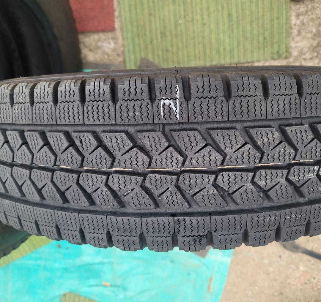 205/70R17.5 115/113L BLIZZAK W979バリ山