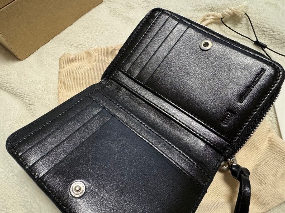 未使用　アミパリス　二つ折り財布　コンパクト　ハートロゴ