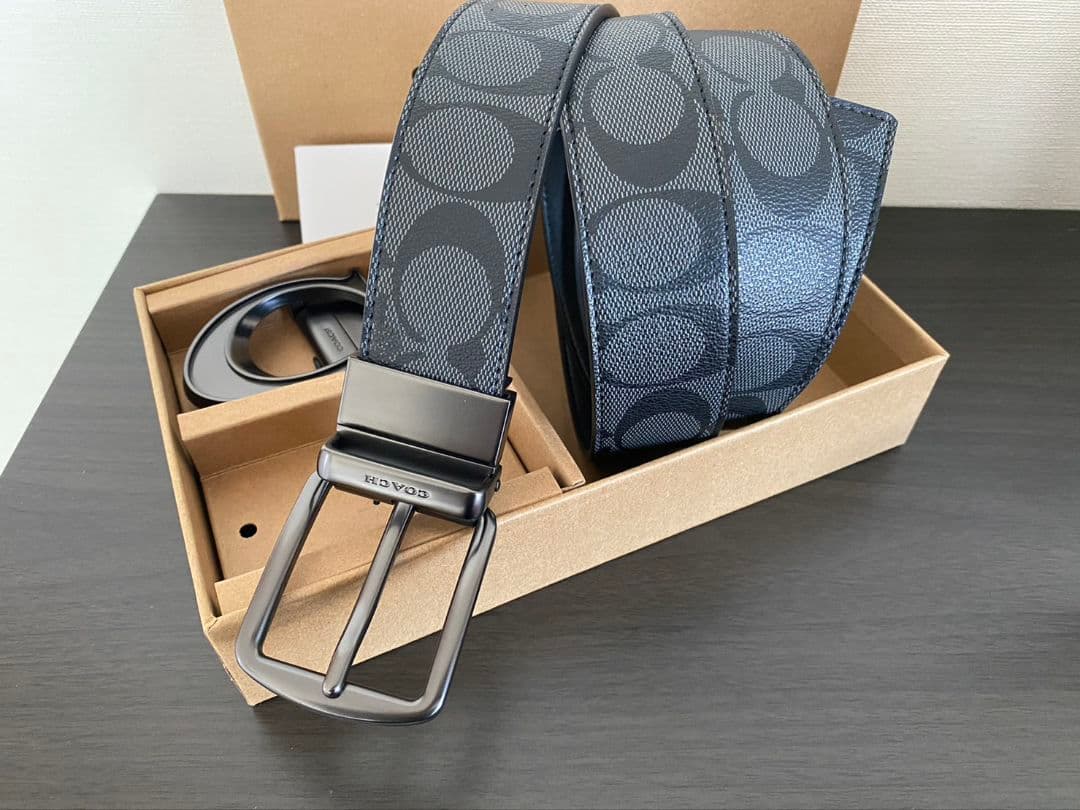SALE♪コーチ　新品　リバーシブル　バックル回転シグネチャーベルトセット