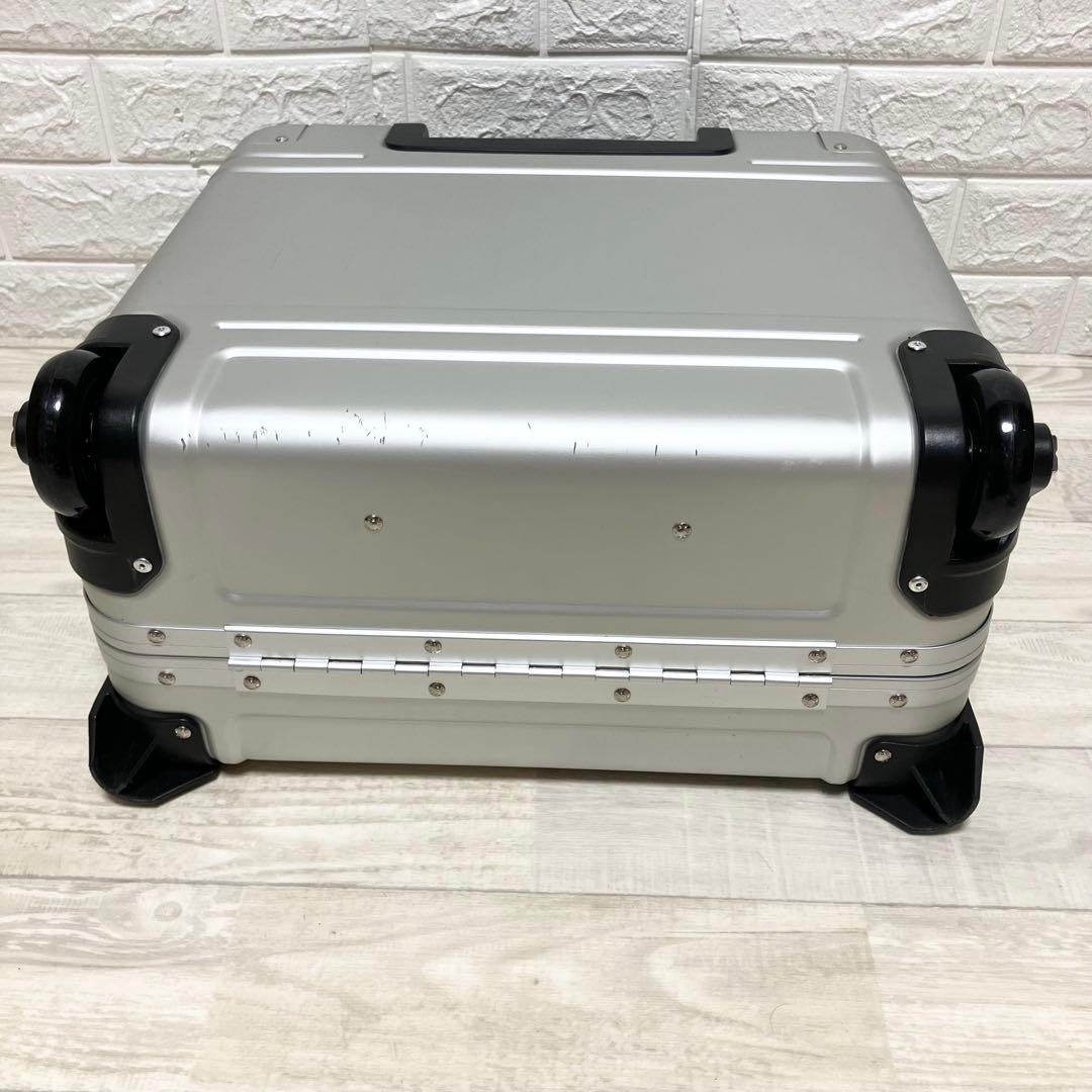 【廃盤品】美品！ビジネスマンに！ゼロハリバートン　アルミ製 キャリーケース　2輪