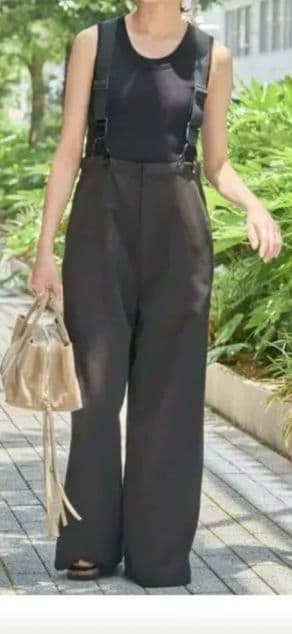 サスペンダー付きワイドパンツ