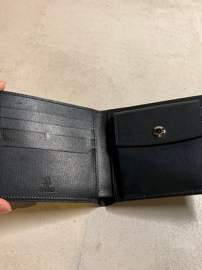 【新品未使用】FARO 二つ折り財布　ダークネイビー