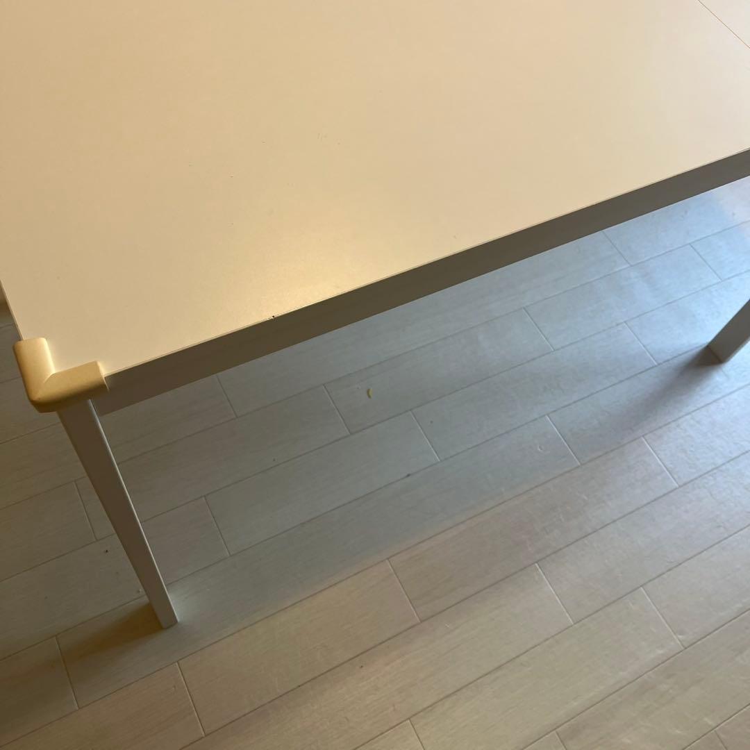 IKEA 伸縮可能ダイニングテーブル