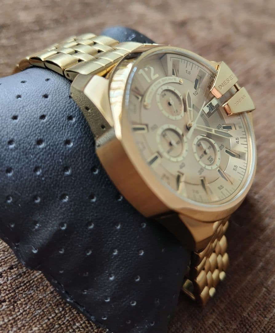 ディーゼル　DIESEL DZ4565 ベビーチーフ　 ゴールド