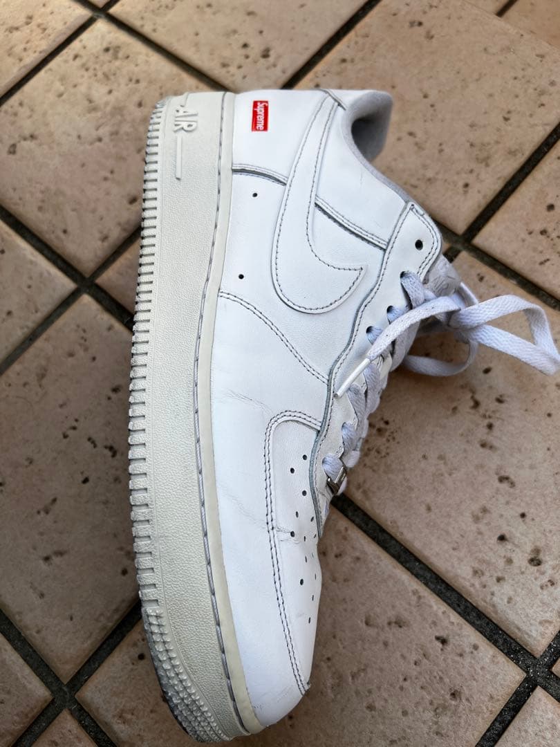 Supreme Nike Air Force 1 ホワイト シュプフォース1