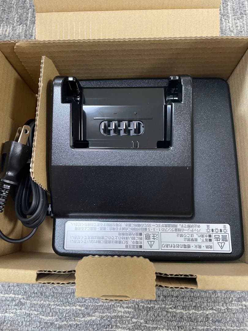 パナソニック　電動自転車　バッテリー充電器　新品　ＮＫＪ075Ｚ