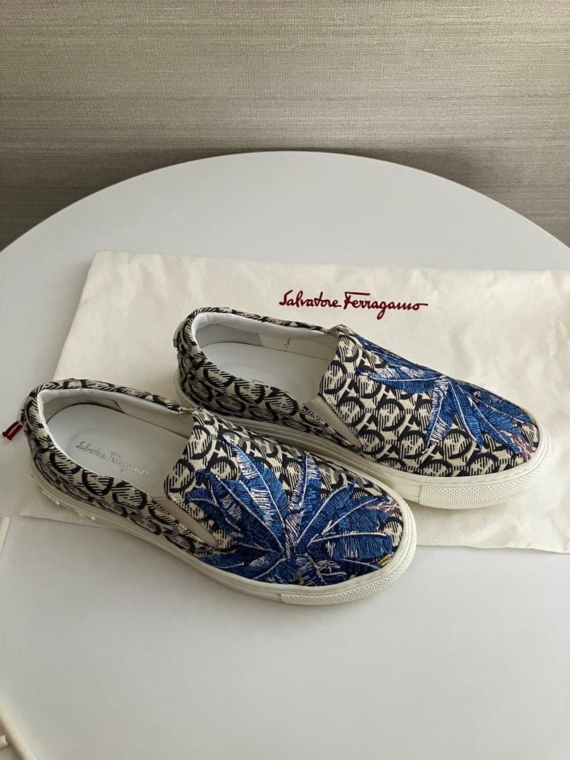 しいたけサルヴァトーレフェラガモ SalvatoreFerragamo