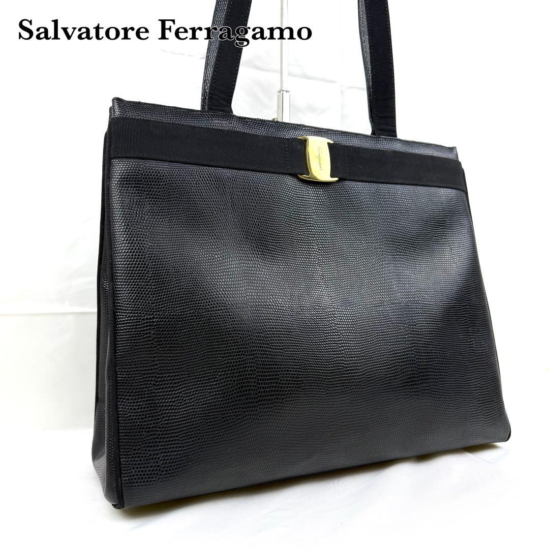 美品✨サルヴァトーレフェラガモ　ヴァラリボン トートバッグ　肩掛け　黒　A4収納
