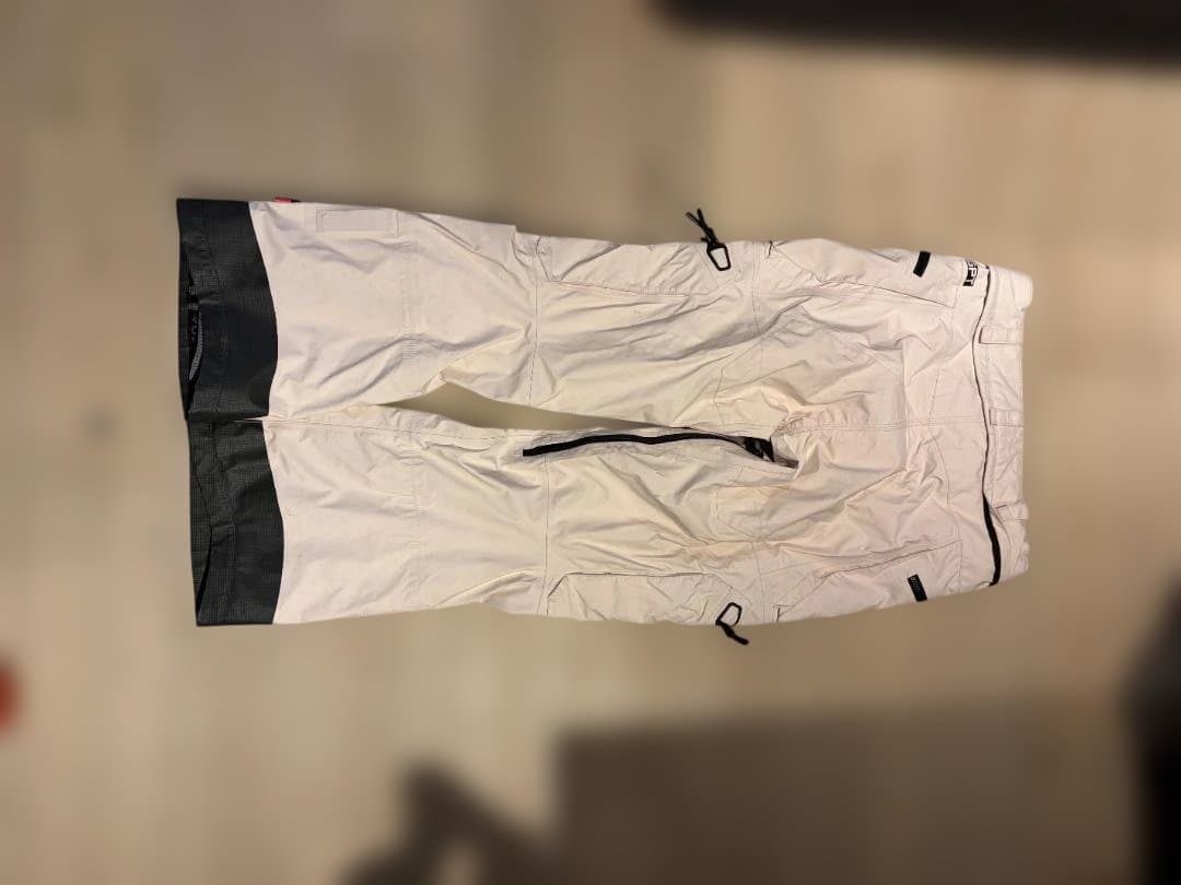 Volcom GORE-TEX スノーボードパンツ ホワイトピンク