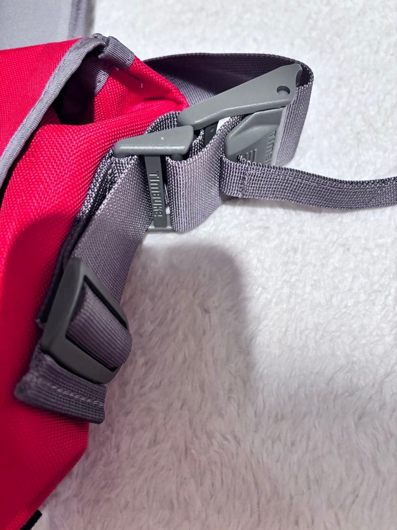 新品！TIMBUK2 メッセンジャーバッグ グレー/レッド　大