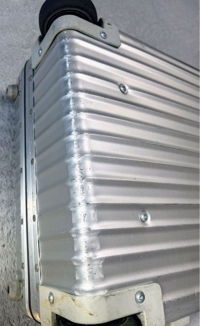 【希少廃盤モデル】2輪リモア35Lクラシックフライトアルミニウム製キャリーケース