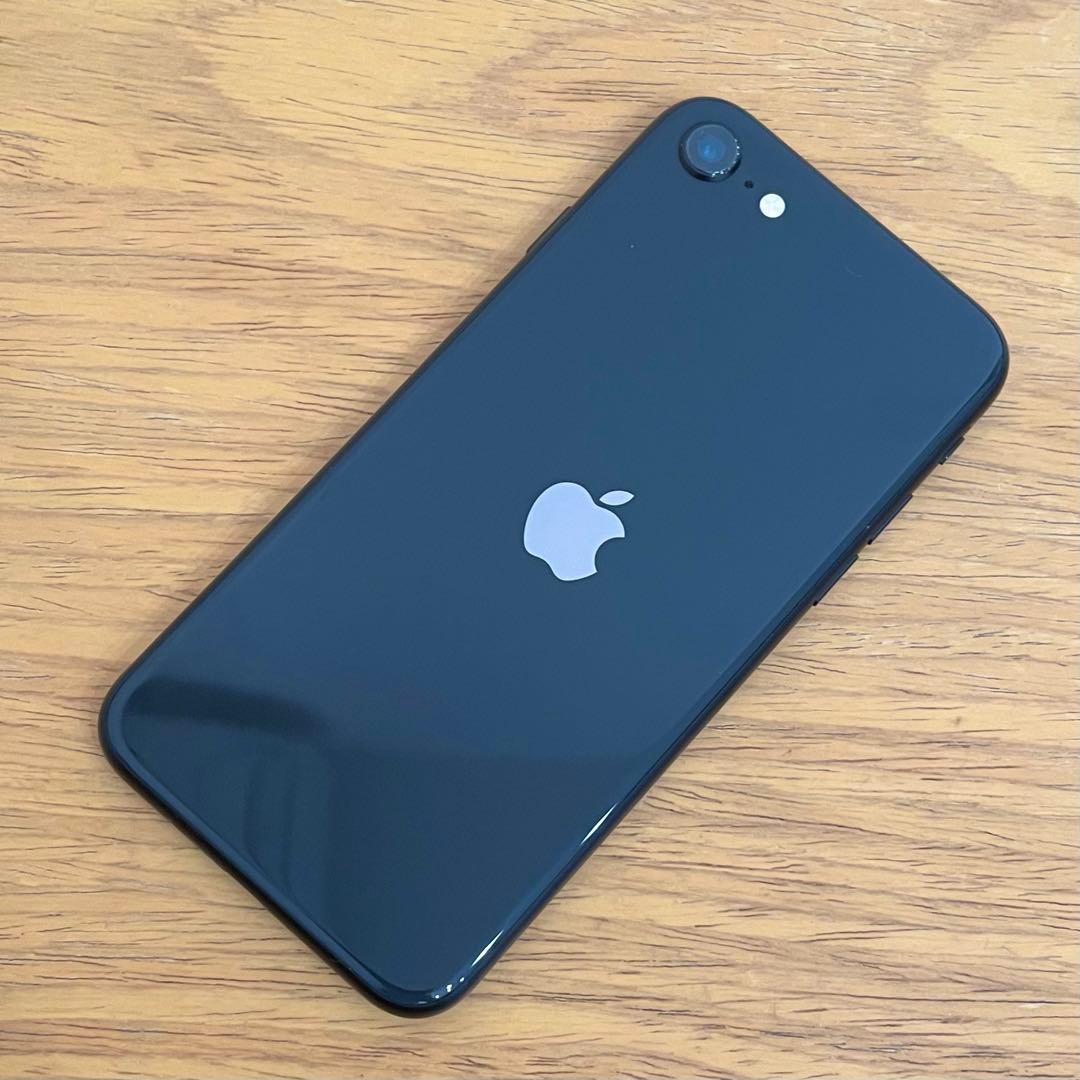 ◎ Apple iPhone SE 第二世代 MHGP3J/A 83％