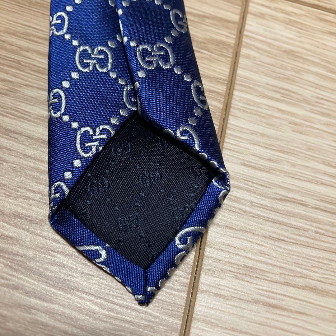 美品　グッチ ネクタイ GG柄 インターロッキング ビー ハチ　現行タグ　総柄