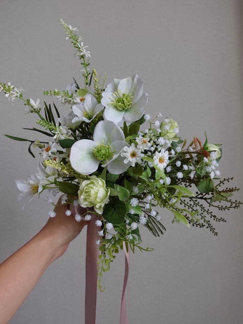 ホワイト×グリーンのナチュラルブーケ　ウェディングブーケ　結婚式　前撮り