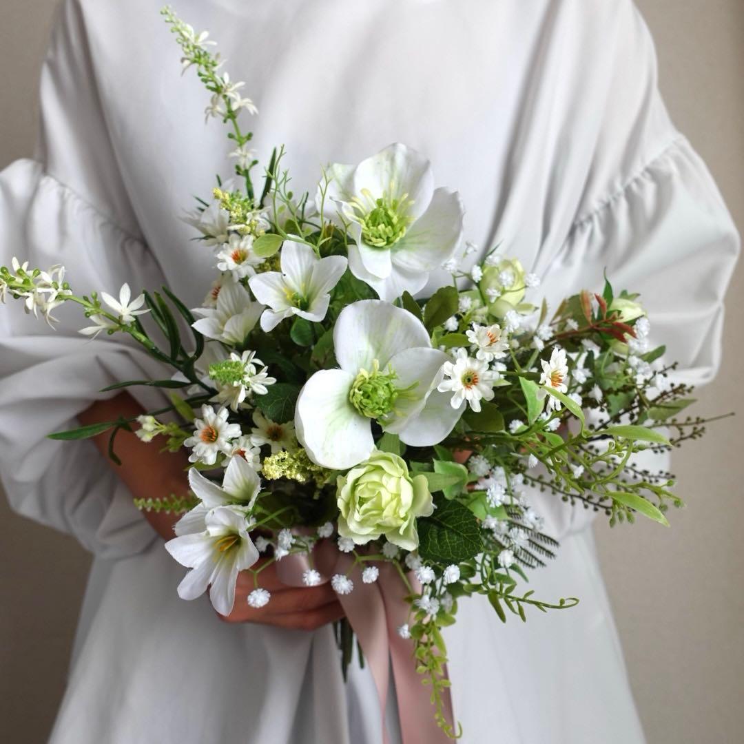 ホワイト×グリーンのナチュラルブーケ　ウェディングブーケ　結婚式　前撮り