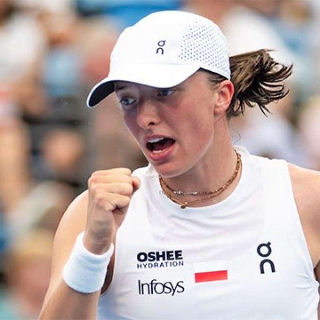 【新品】 on テニスLサイズ 白タンクトップ イガシフィオンテク 全豪オープン