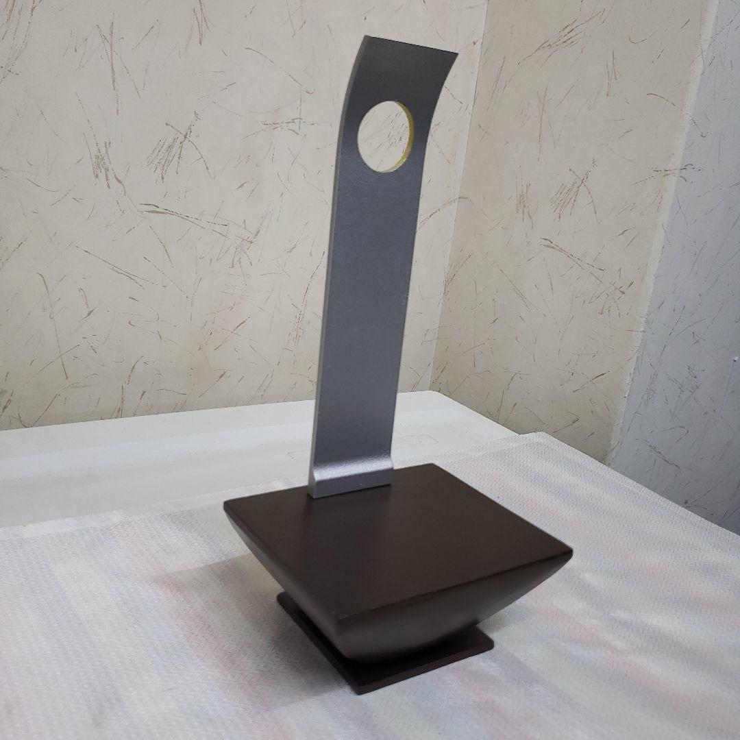 Ｂフライデー蔵出し特価モダン飾り台金属製２６cm　１３×１０cm　約2,5kg