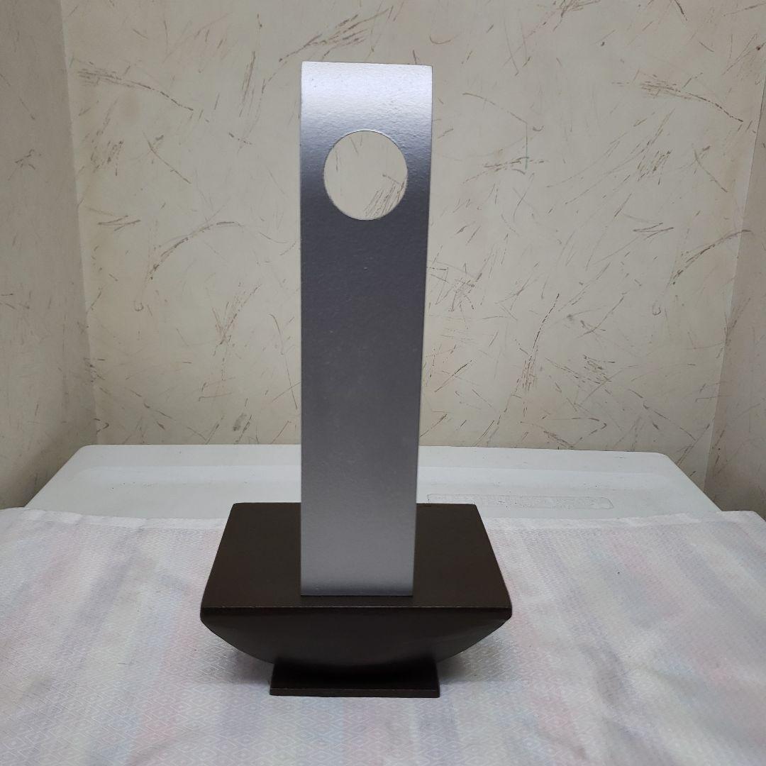 Ｂフライデー蔵出し特価モダン飾り台金属製２６cm　１３×１０cm　約2,5kg