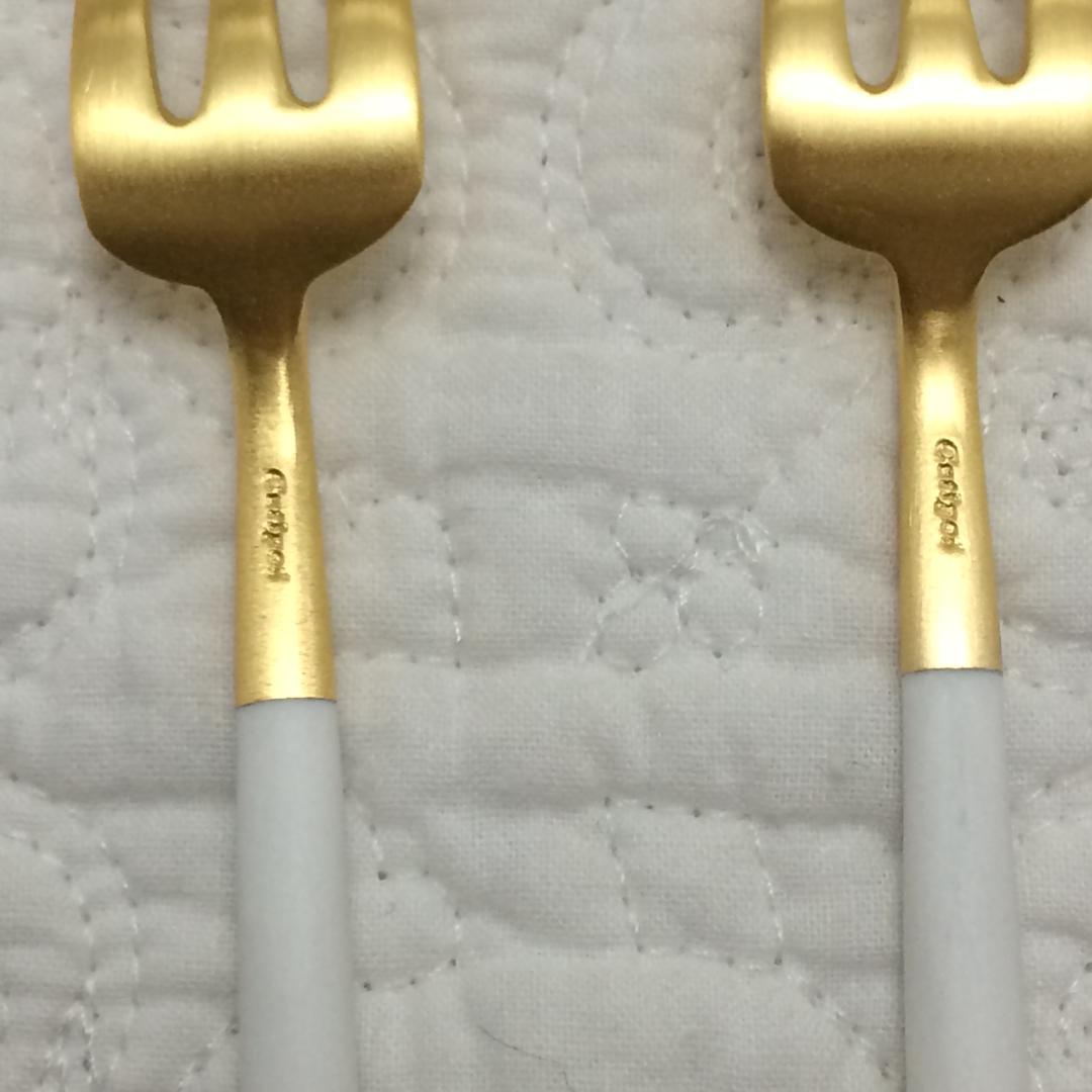 クチポール　GOA　ホワイト＆ゴールド　ケーキフォーク+ティースプーン　各２本
