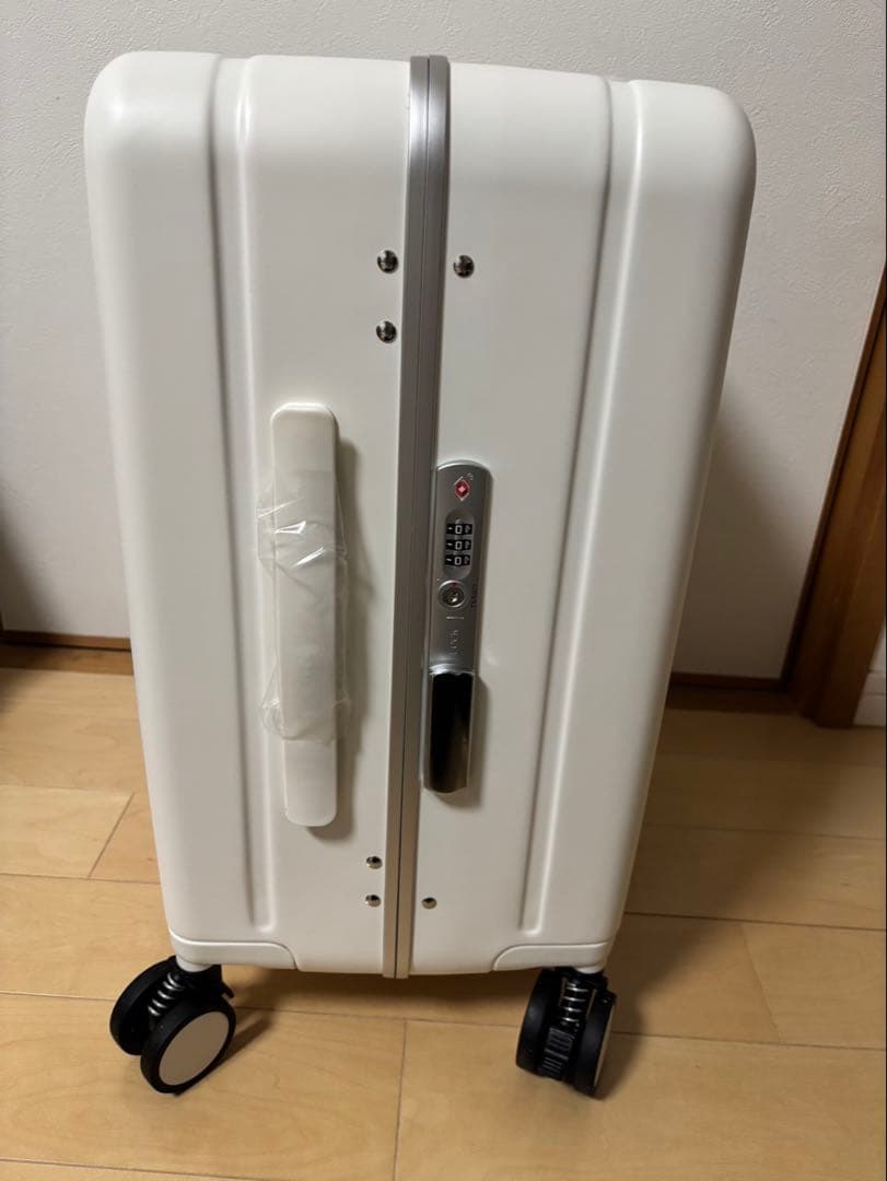 NORICCO 子供用キャリーケース 機内持ち込みサイズ ホワイト 子供乗せ