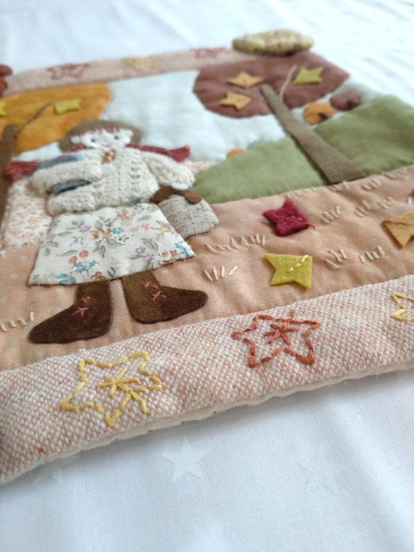 【レア】赤毛のアン　パッチワーク　タペストリー（秋）　ハンドメイド