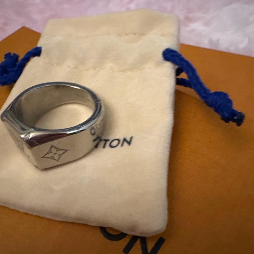 Louis Vuitton シルバーリング 専用ポーチ付き