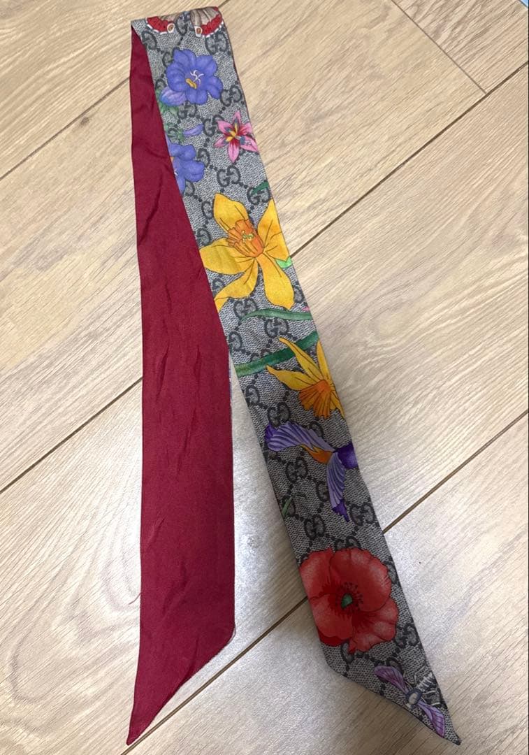 GUCCI 花柄 GGパターンスカーフ マルチカラー　赤
