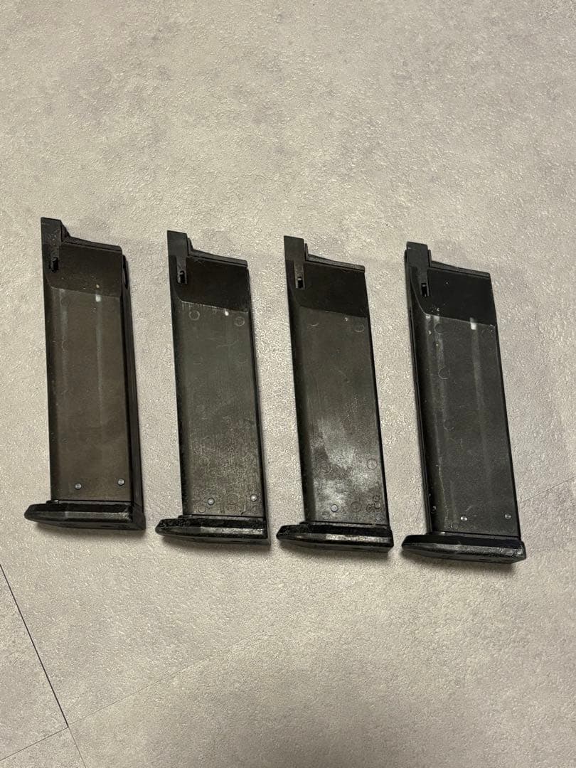 【引退品】マルゼンWalther P99 ガスガン 4マガジン付き