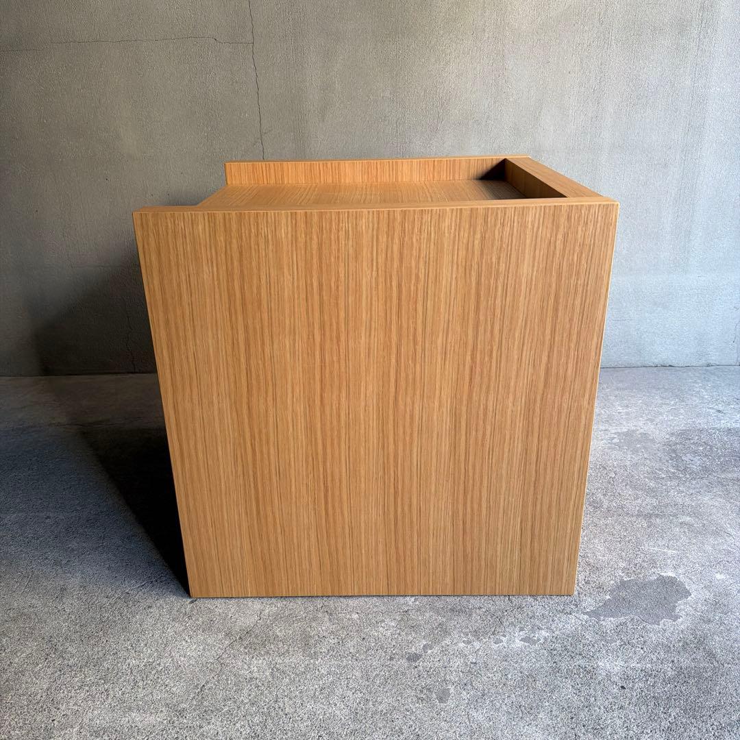 未使用品　SIMMONS シモンズ　ナイトテーブル