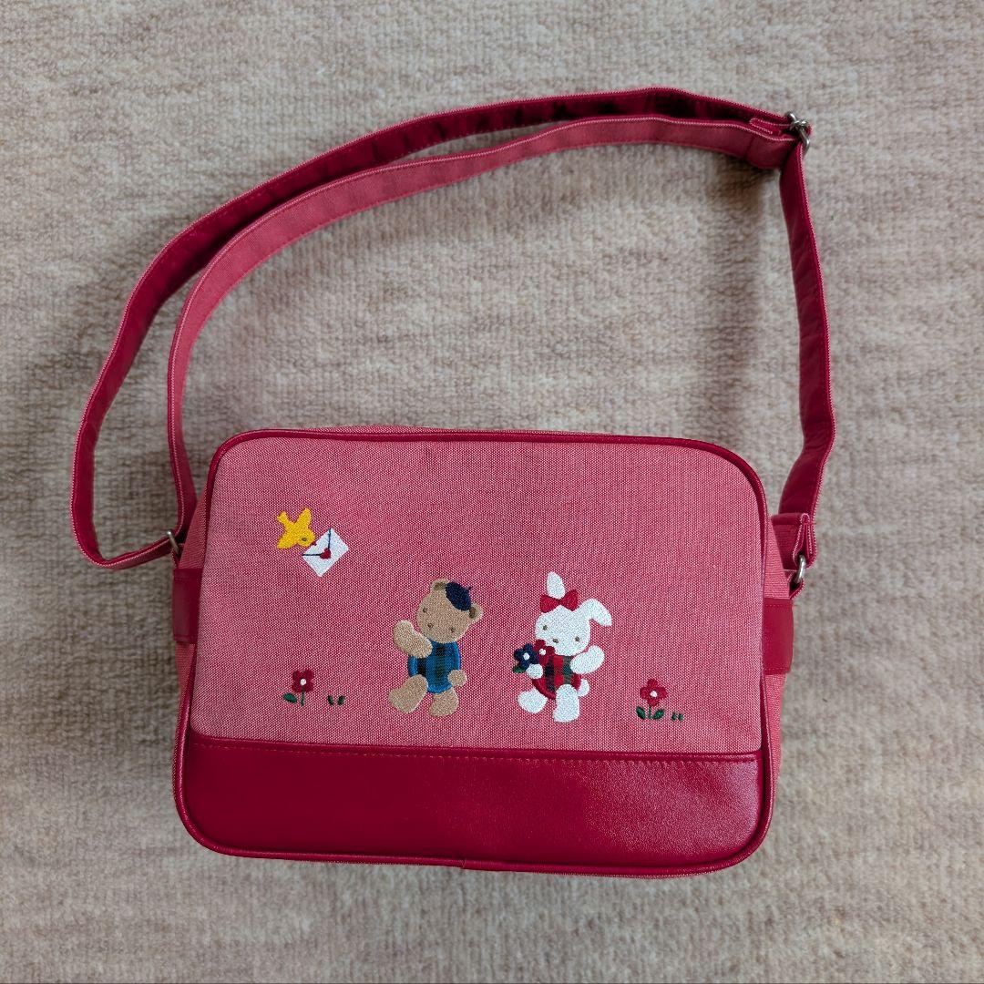 ファミリア　幼稚園バッグ　通園バッグ　ショルダー　未使用品　現行モデル　赤