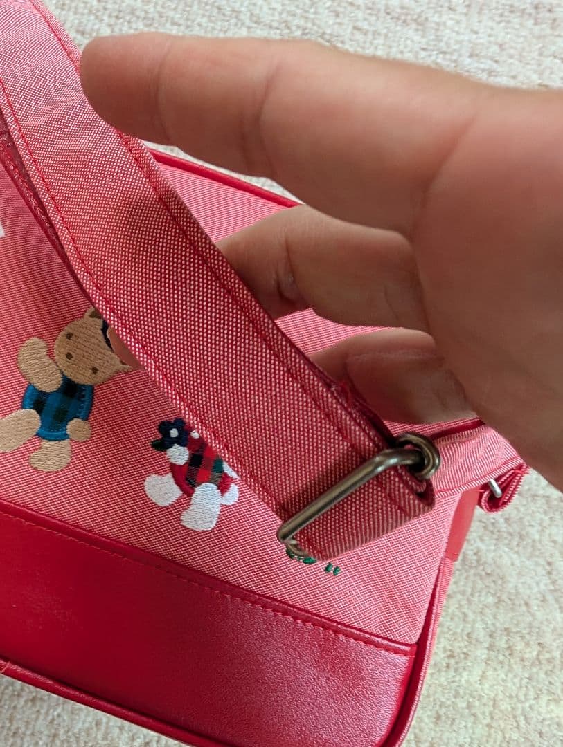 ファミリア　幼稚園バッグ　通園バッグ　ショルダー　未使用品　現行モデル　赤