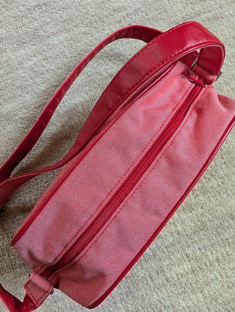 ファミリア　幼稚園バッグ　通園バッグ　ショルダー　未使用品　現行モデル　赤