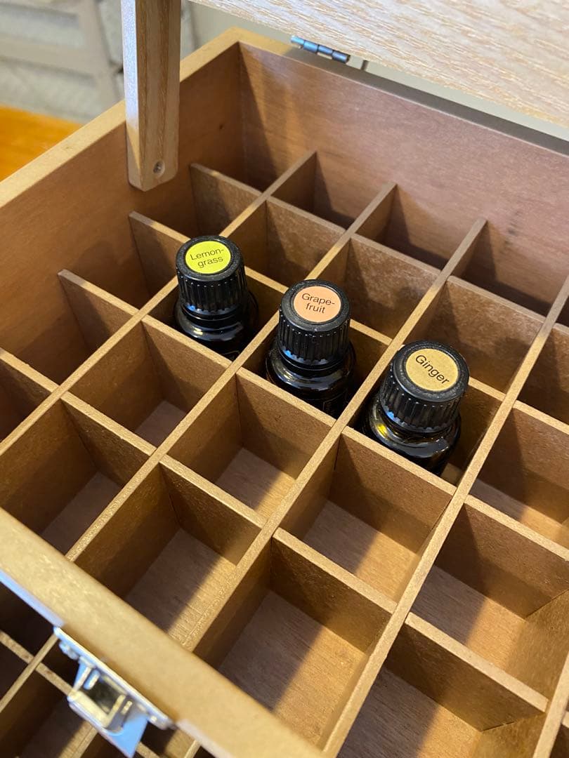 doTERRA エッセンシャルオイル収納ボックス 3段