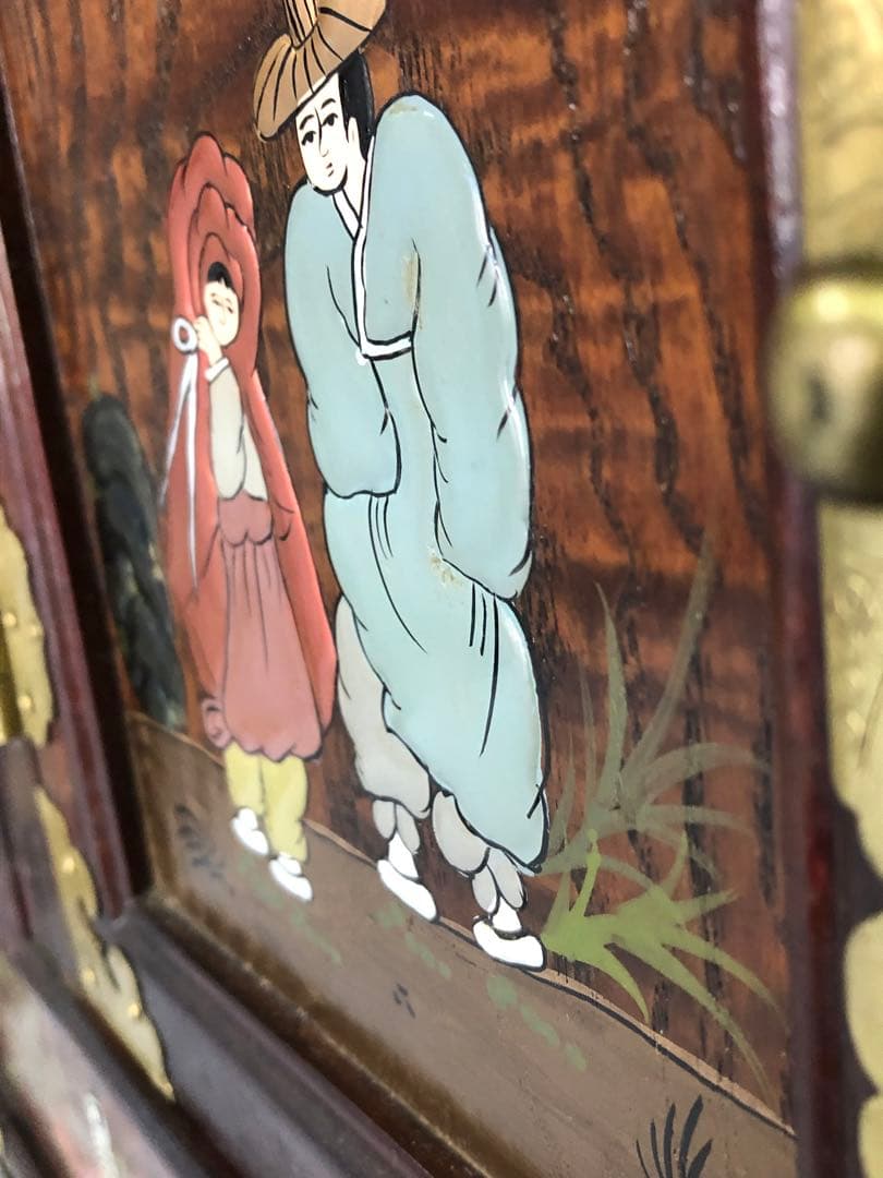 も*ん様 業者買取品！李朝家具 魚型錠前 手描き人物図 モリジャン 箪笥 飾り棚