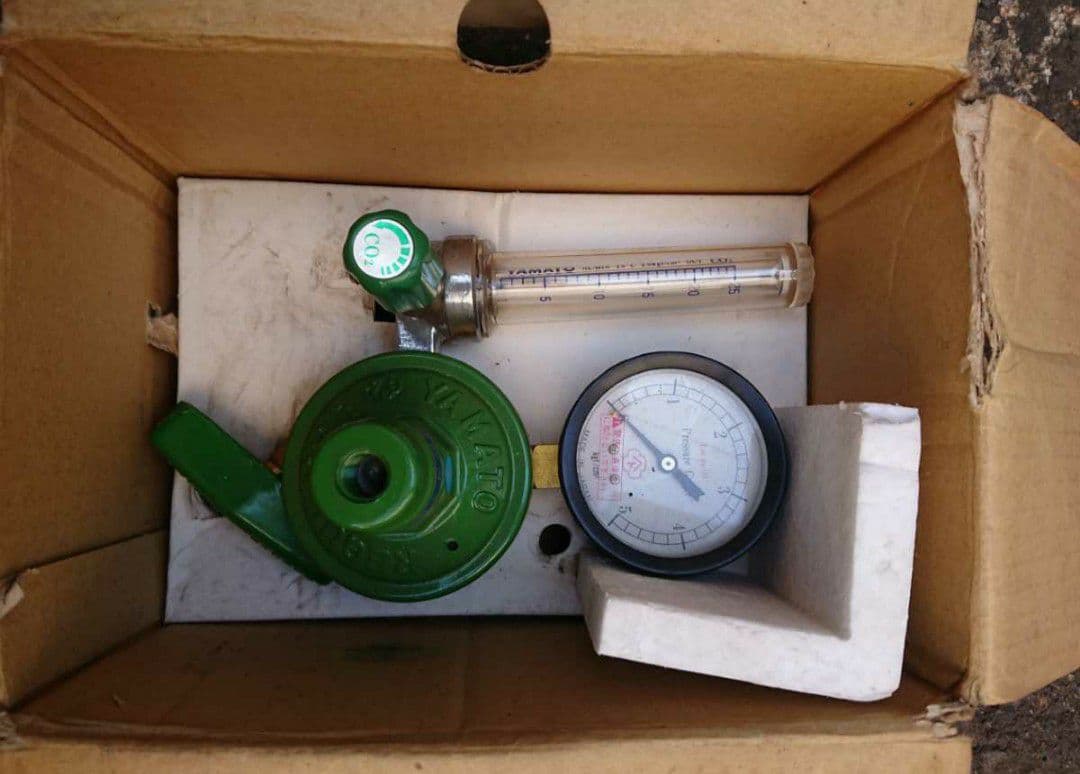 ヤマト Co2 半自動熔接 レギュレーター 圧力調整器 未使用 保管品 開封済み