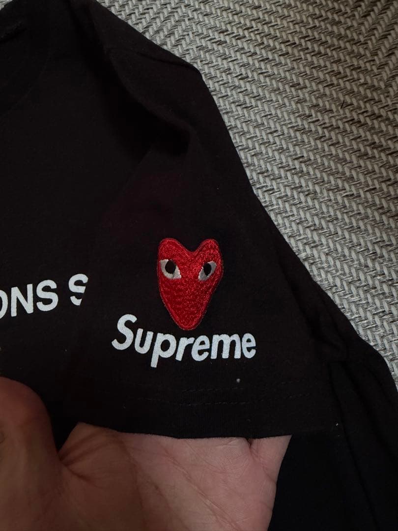 COMME des GARCONS × SUPREME Tシャツ