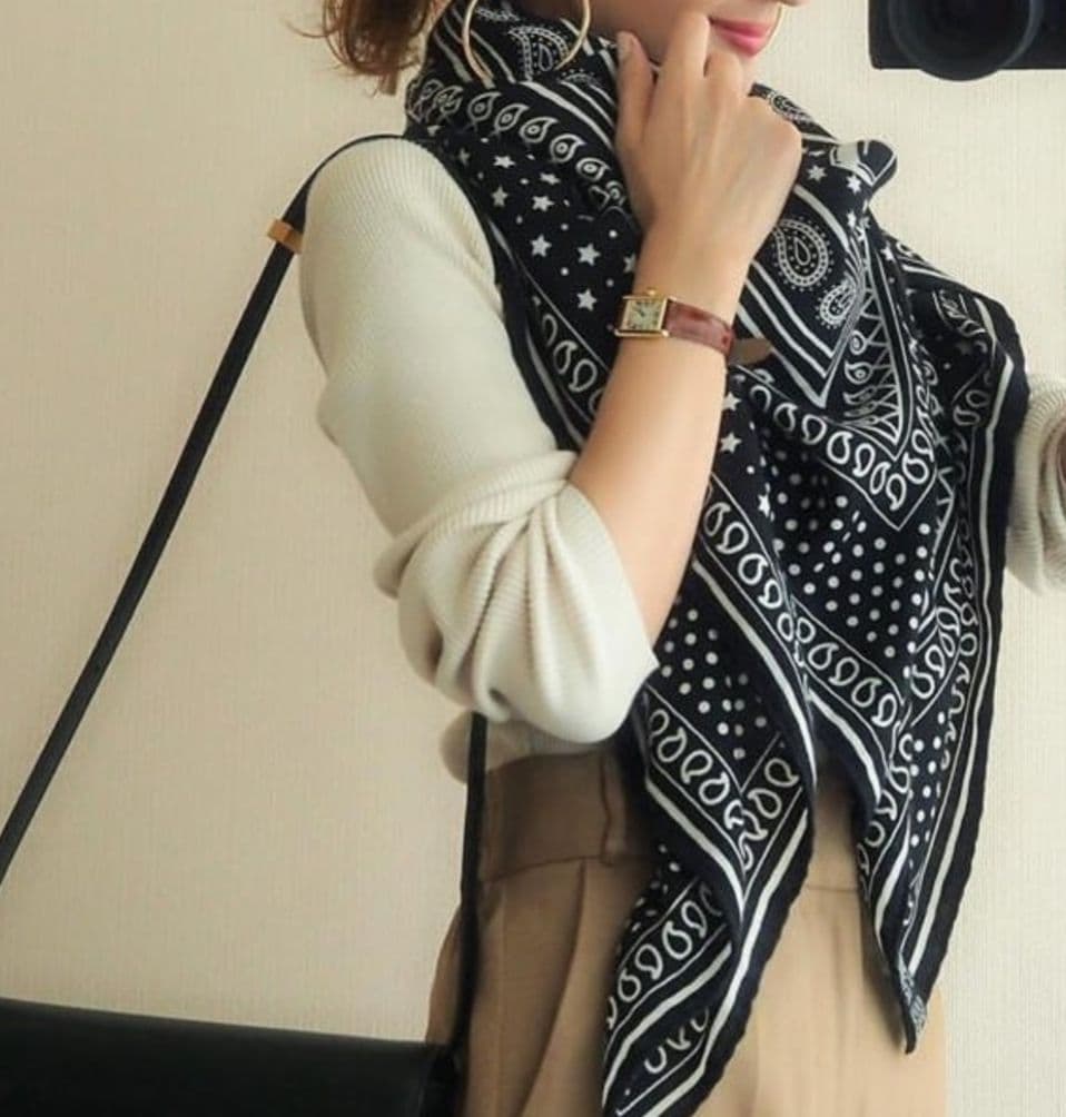 エルメス　HERMES カレジェアン　レ　クレ　バンダナ