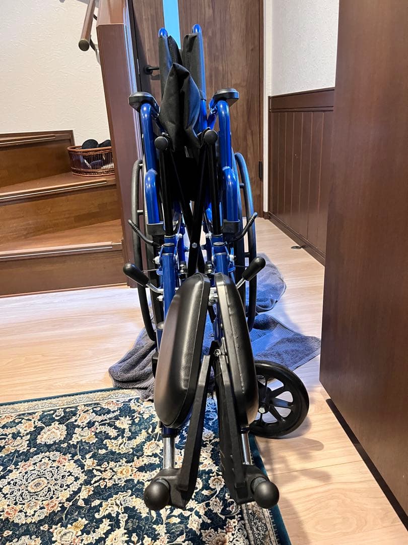 車椅子　Drive Medical BLS16FBD-ELR